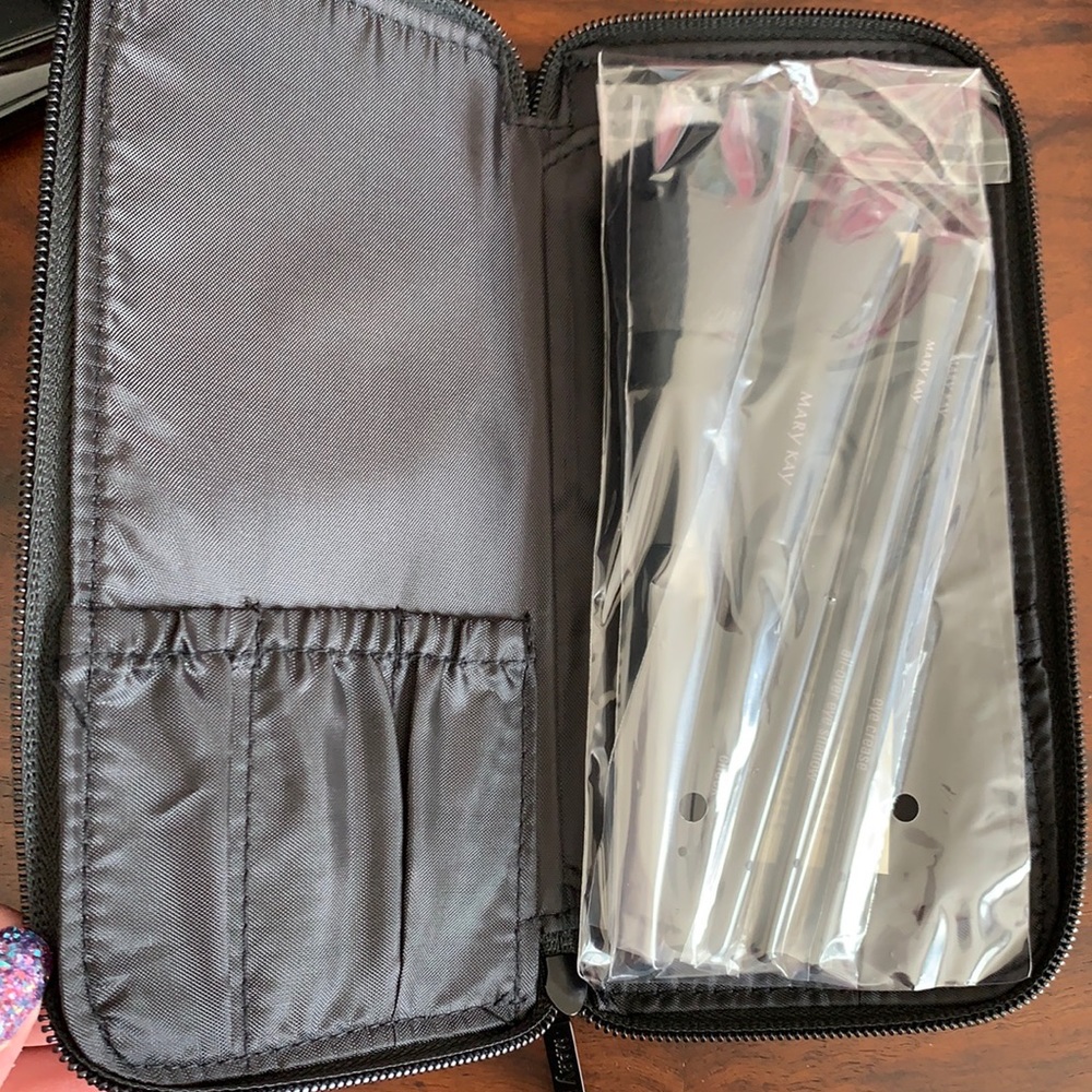 Mary Kay Makeup Brushes